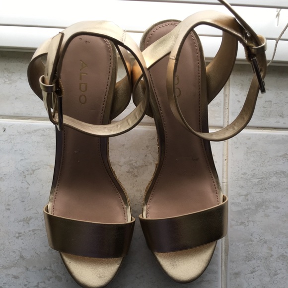 Shoes - Picture 2 of 12